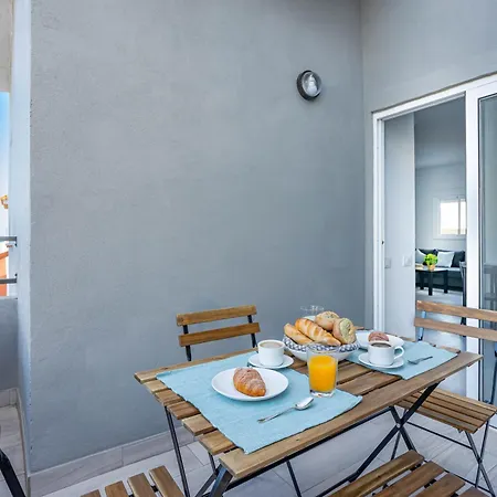 Atico Con Terraza Lägenhet *